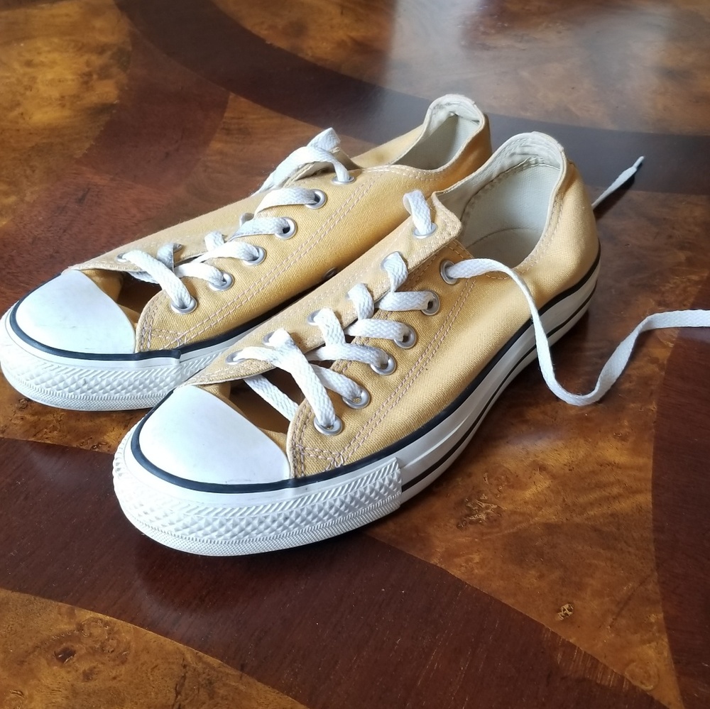 Converse Women's 9